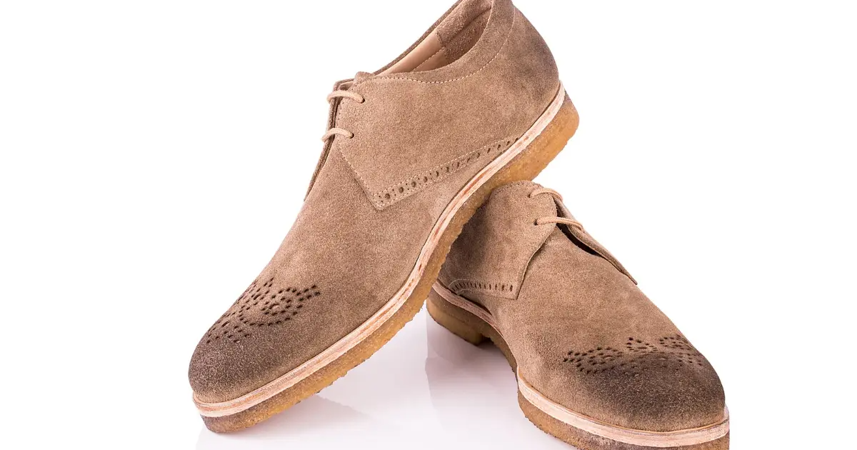 Męska elegancja od stóp do głów: jak wybrać idealne eleganckie obuwie męskie?